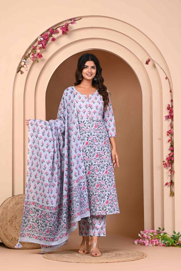 Neelufer Creation: Purely Ethnic Fashion Dresses with Pure Cotton Kurtis